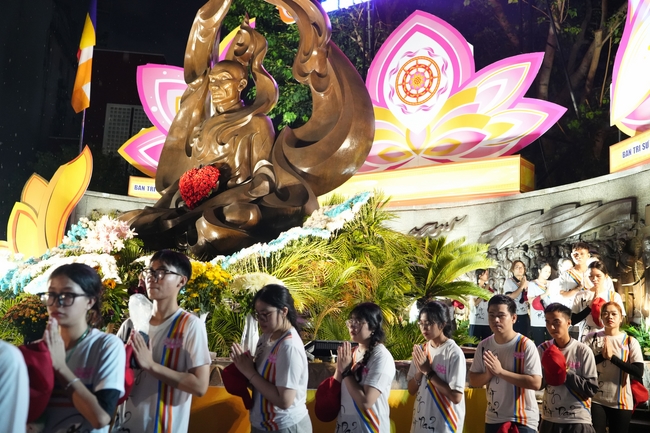 Hội Sinh Viên: Diễu hành xe đạp mừng Phật đản Pl.2659 – Dl.2025