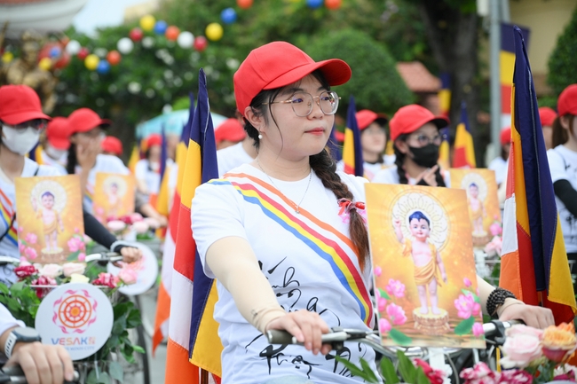 Hội Sinh Viên: Diễu hành xe đạp mừng Phật đản Pl.2659 – Dl.2025