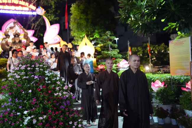 Hội Sinh Viên: Diễu hành xe đạp mừng Phật đản Pl.2659 – Dl.2025