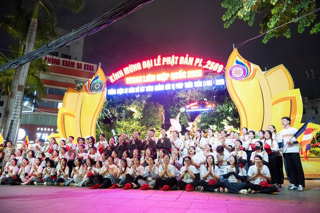 Hội Sinh Viên: Diễu hành xe đạp mừng Phật đản Pl.2659 – Dl.2025