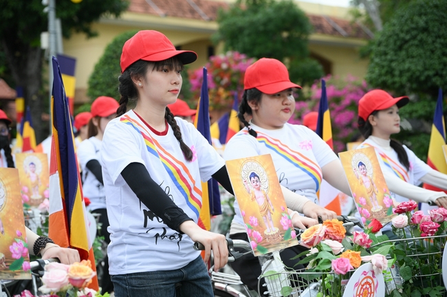 Hội Sinh Viên: Diễu hành xe đạp mừng Phật đản Pl.2659 – Dl.2025