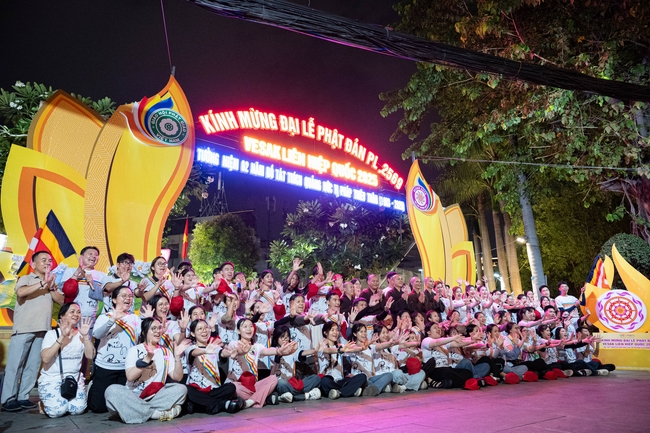 Hội Sinh Viên: Diễu hành xe đạp mừng Phật đản Pl.2659 – Dl.2025