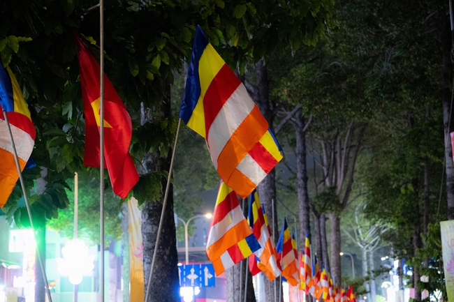 Hội Sinh Viên: Diễu hành xe đạp mừng Phật đản Pl.2659 – Dl.2025