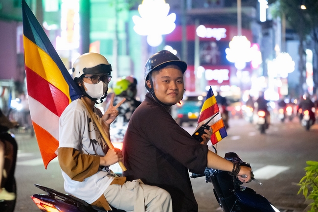 Hội Sinh Viên: Diễu hành xe đạp mừng Phật đản Pl.2659 – Dl.2025