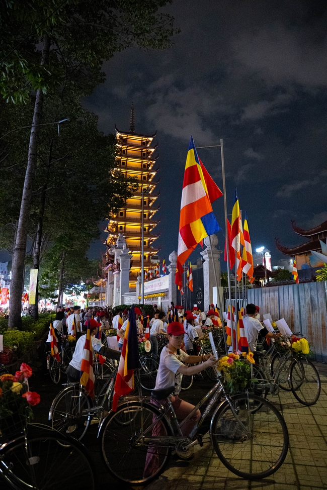 Hội Sinh Viên: Diễu hành xe đạp mừng Phật đản Pl.2659 – Dl.2025