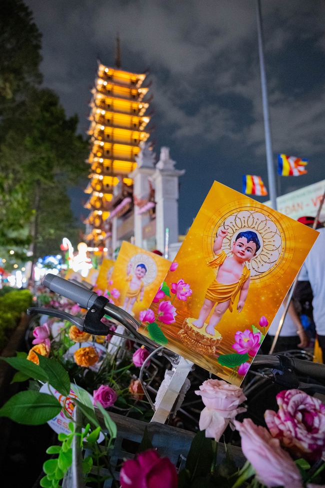 Hội Sinh Viên: Diễu hành xe đạp mừng Phật đản Pl.2659 – Dl.2025