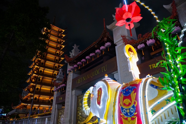 Hội Sinh Viên: Diễu hành xe đạp mừng Phật đản Pl.2659 – Dl.2025