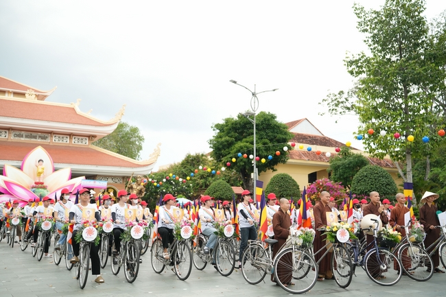 Hội Sinh Viên: Diễu hành xe đạp mừng Phật đản Pl.2659 – Dl.2025