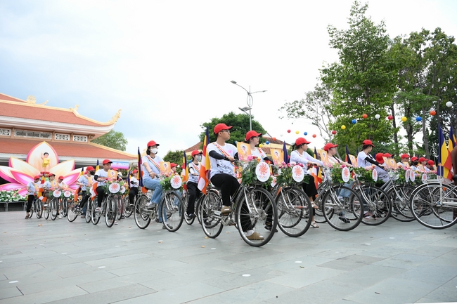 Hội Sinh Viên: Diễu hành xe đạp mừng Phật đản Pl.2659 – Dl.2025