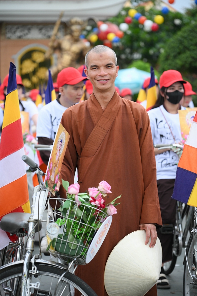 Hội Sinh Viên: Diễu hành xe đạp mừng Phật đản Pl.2659 – Dl.2025