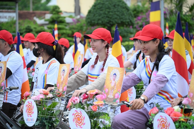 Hội Sinh Viên: Diễu hành xe đạp mừng Phật đản Pl.2659 – Dl.2025