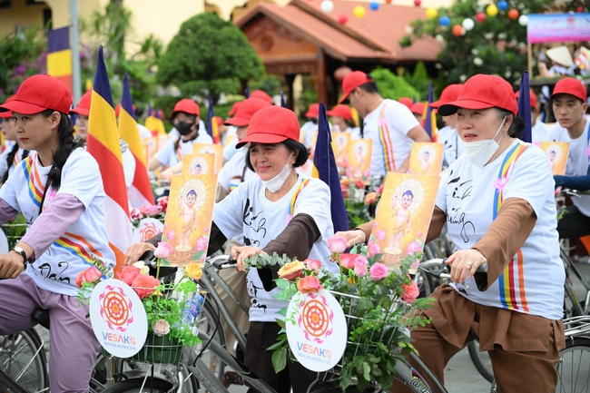 Hội Sinh Viên: Diễu hành xe đạp mừng Phật đản Pl.2659 – Dl.2025