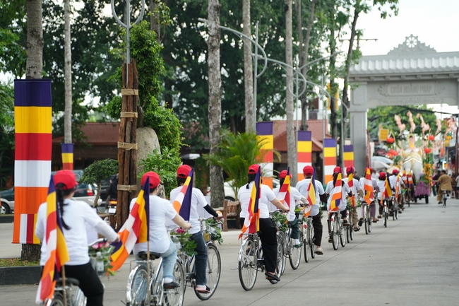 Hội Sinh Viên: Diễu hành xe đạp mừng Phật đản Pl.2659 – Dl.2025