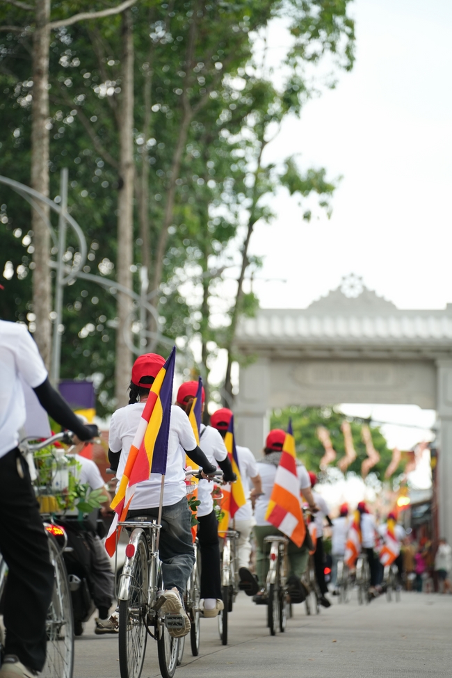 Hội Sinh Viên: Diễu hành xe đạp mừng Phật đản Pl.2659 – Dl.2025