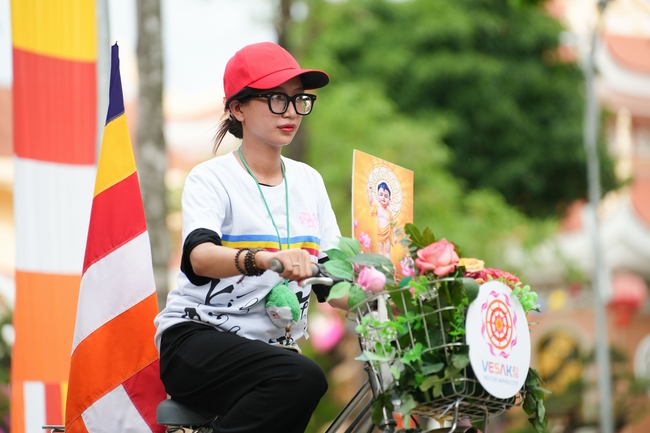 Hội Sinh Viên: Diễu hành xe đạp mừng Phật đản Pl.2659 – Dl.2025