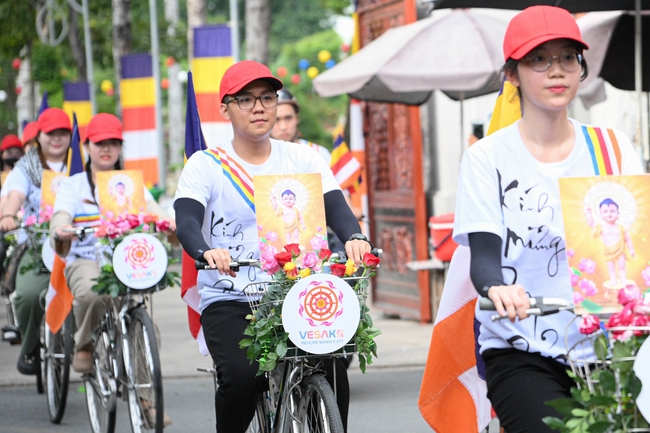 Hội Sinh Viên: Diễu hành xe đạp mừng Phật đản Pl.2659 – Dl.2025