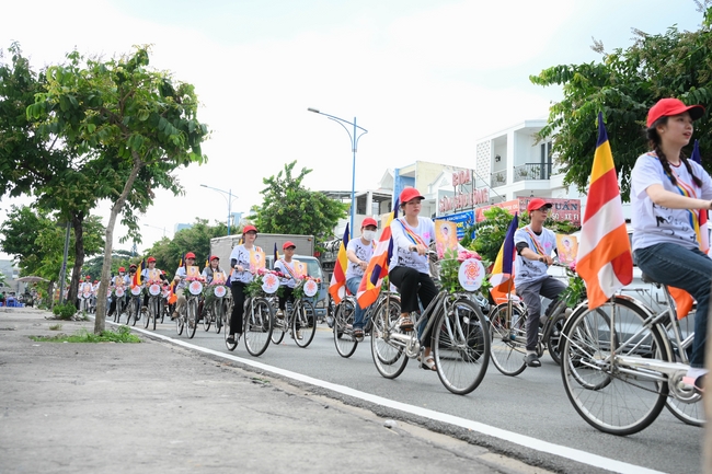 Hội Sinh Viên: Diễu hành xe đạp mừng Phật đản Pl.2659 – Dl.2025