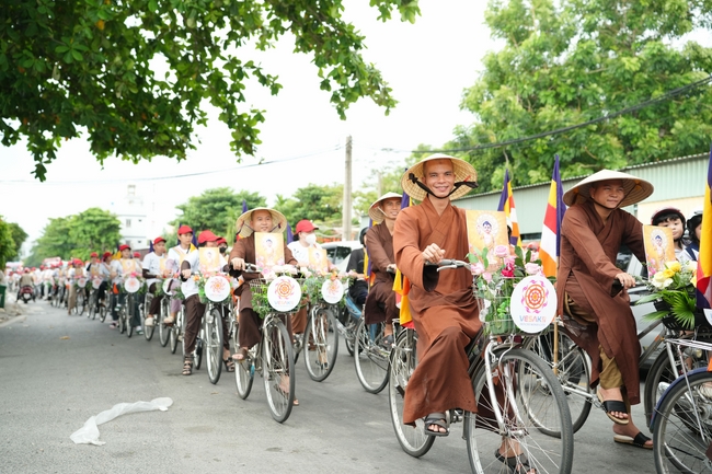 Hội Sinh Viên: Diễu hành xe đạp mừng Phật đản Pl.2659 – Dl.2025
