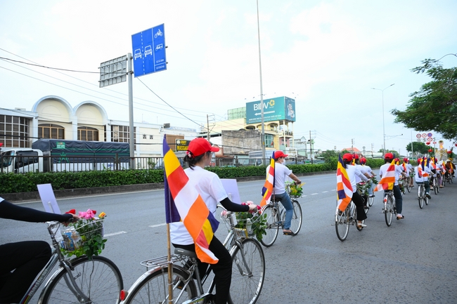 Hội Sinh Viên: Diễu hành xe đạp mừng Phật đản Pl.2659 – Dl.2025