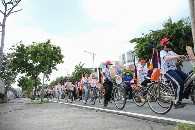 Hội Sinh Viên: Diễu hành xe đạp mừng Phật đản Pl.2659 – Dl.2025