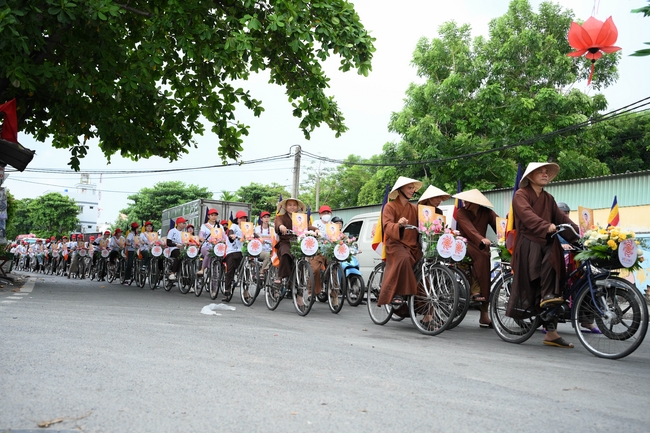 Hội Sinh Viên: Diễu hành xe đạp mừng Phật đản Pl.2659 – Dl.2025