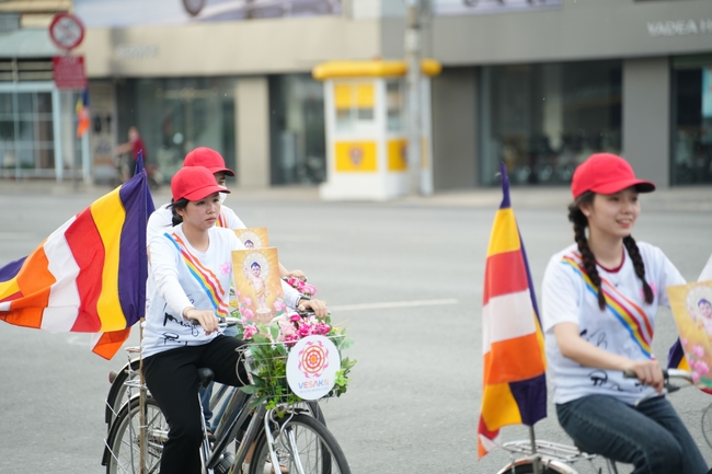 Hội Sinh Viên: Diễu hành xe đạp mừng Phật đản Pl.2659 – Dl.2025