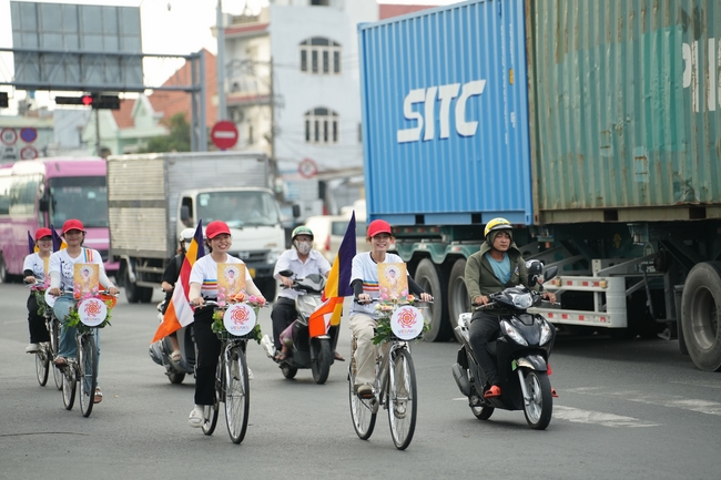 Hội Sinh Viên: Diễu hành xe đạp mừng Phật đản Pl.2659 – Dl.2025