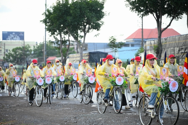 Hội Sinh Viên: Diễu hành xe đạp mừng Phật đản Pl.2659 – Dl.2025