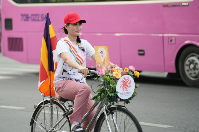 Hội Sinh Viên: Diễu hành xe đạp mừng Phật đản Pl.2659 – Dl.2025