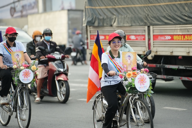 Hội Sinh Viên: Diễu hành xe đạp mừng Phật đản Pl.2659 – Dl.2025