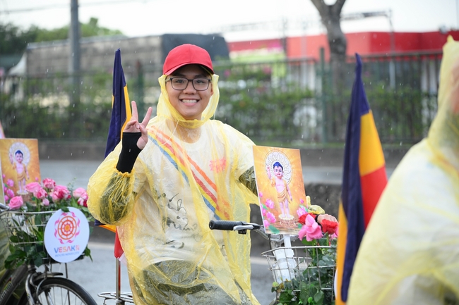 Hội Sinh Viên: Diễu hành xe đạp mừng Phật đản Pl.2659 – Dl.2025