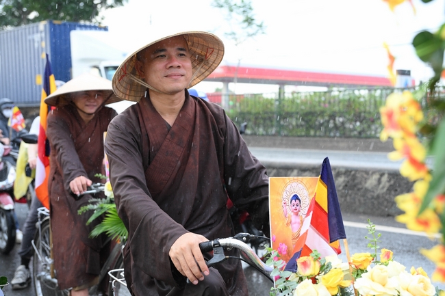 Hội Sinh Viên: Diễu hành xe đạp mừng Phật đản Pl.2659 – Dl.2025