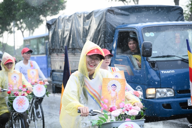 Hội Sinh Viên: Diễu hành xe đạp mừng Phật đản Pl.2659 – Dl.2025