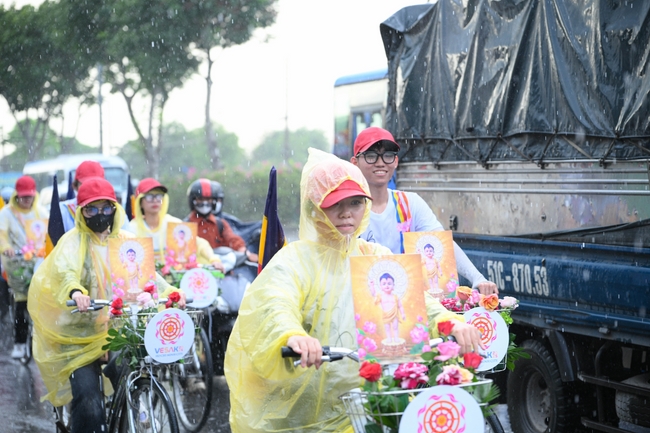 Hội Sinh Viên: Diễu hành xe đạp mừng Phật đản Pl.2659 – Dl.2025