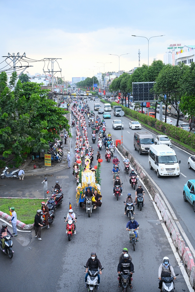 Hội Sinh Viên: Diễu hành xe đạp mừng Phật đản Pl.2659 – Dl.2025