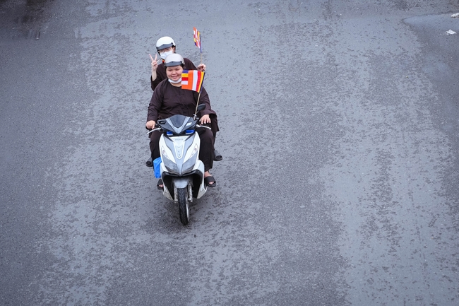 Hội Sinh Viên: Diễu hành xe đạp mừng Phật đản Pl.2659 – Dl.2025