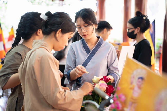 Hội Sinh Viên: Diễu hành xe đạp mừng Phật đản Pl.2659 – Dl.2025