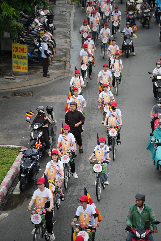 Hội Sinh Viên: Diễu hành xe đạp mừng Phật đản Pl.2659 – Dl.2025