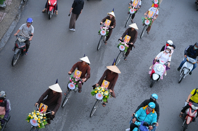 Hội Sinh Viên: Diễu hành xe đạp mừng Phật đản Pl.2659 – Dl.2025