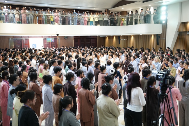 Khoá tu “Sinh viên hướng về Phật pháp” – Pháp thoại “Yêu đời đi nhé” – Đại đức Giác Minh Luật