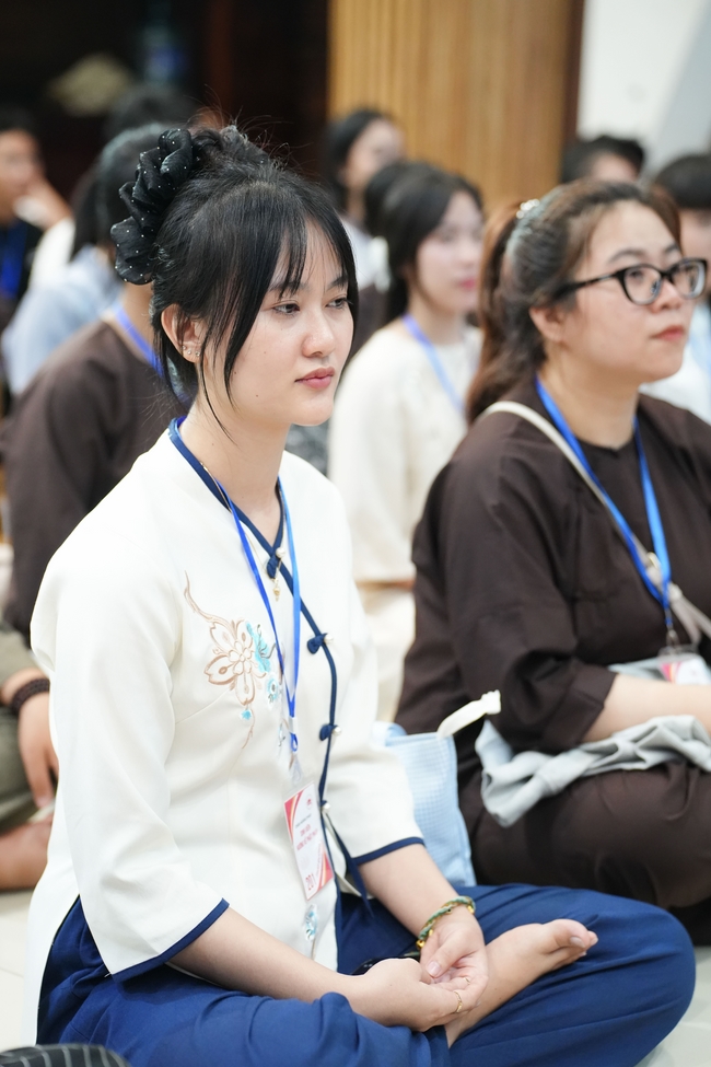 Khoá tu “Sinh viên hướng về Phật pháp” – Pháp thoại “Yêu đời đi nhé” – Đại đức Giác Minh Luật