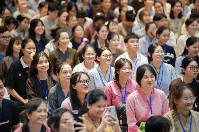 Khoá tu “Sinh viên hướng về Phật pháp” – Pháp thoại “Yêu đời đi nhé” – Đại đức Giác Minh Luật