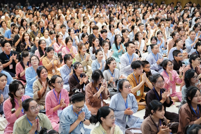 Khoá tu “Sinh viên hướng về Phật pháp” – Pháp thoại “Yêu đời đi nhé” – Đại đức Giác Minh Luật