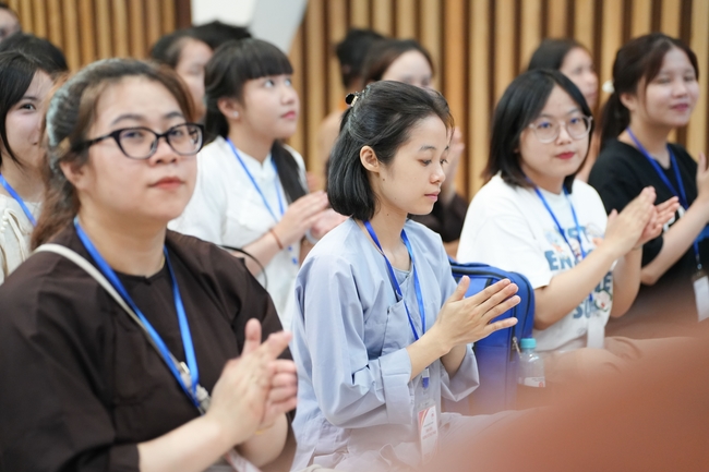 Khoá tu “Sinh viên hướng về Phật pháp” – Pháp thoại “Yêu đời đi nhé” – Đại đức Giác Minh Luật