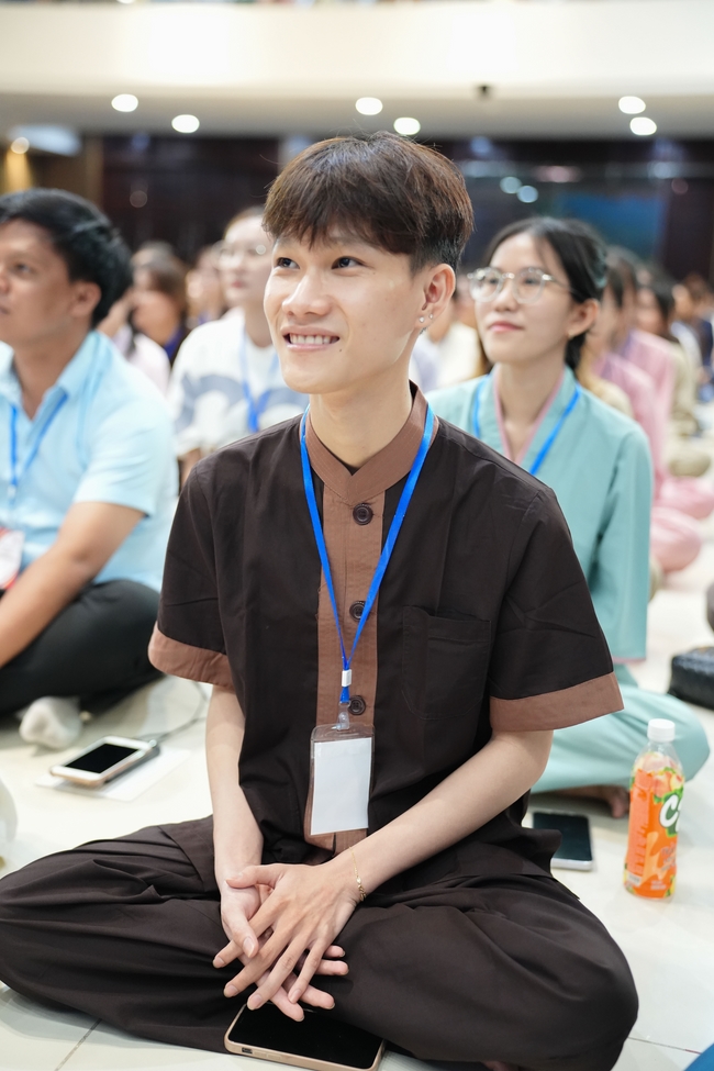 Khoá tu “Sinh viên hướng về Phật pháp” – Pháp thoại “Yêu đời đi nhé” – Đại đức Giác Minh Luật