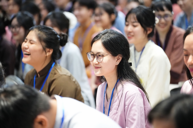 Khoá tu “Sinh viên hướng về Phật pháp” – Pháp thoại “Yêu đời đi nhé” – Đại đức Giác Minh Luật