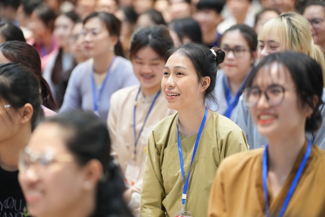 Khoá tu “Sinh viên hướng về Phật pháp” – Pháp thoại “Yêu đời đi nhé” – Đại đức Giác Minh Luật