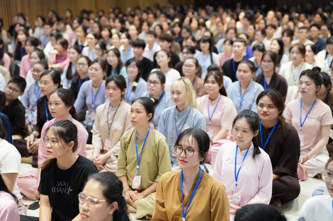 Khoá tu “Sinh viên hướng về Phật pháp” – Pháp thoại “Yêu đời đi nhé” – Đại đức Giác Minh Luật