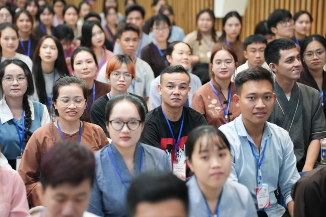 Khoá tu “Sinh viên hướng về Phật pháp” – Pháp thoại “Yêu đời đi nhé” – Đại đức Giác Minh Luật