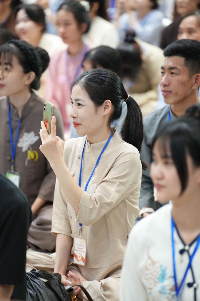 Khoá tu “Sinh viên hướng về Phật pháp” – Pháp thoại “Yêu đời đi nhé” – Đại đức Giác Minh Luật